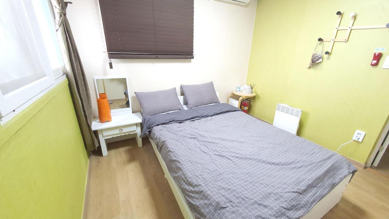 Triangel Guesthouse Сеул Экстерьер фото